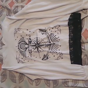 Hooded anchor tee size M